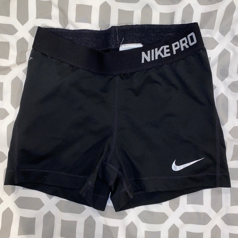 Black Nike Pros!!! Size M!!!